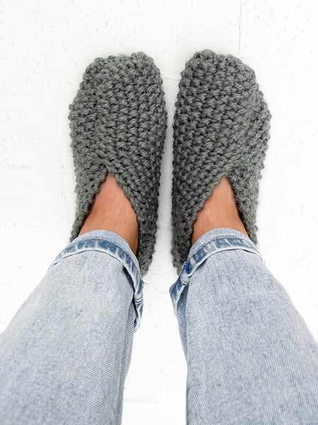 Knit Kit - Cozy Toes Slippers – Lion Brand Yarn