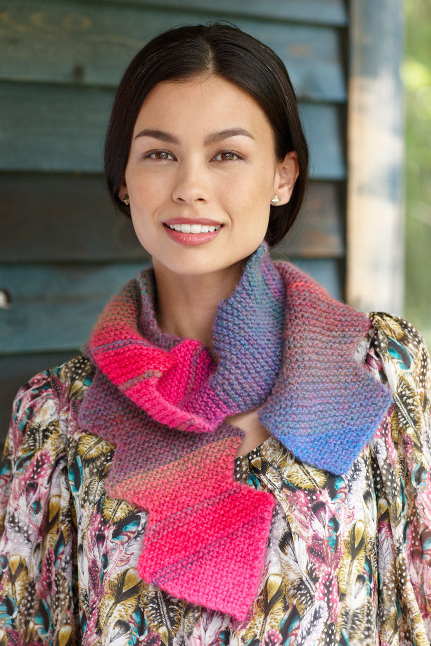 Brilliant Zig Zag Scarf Pattern (Knit) - Version 3 – Lion Brand Yarn