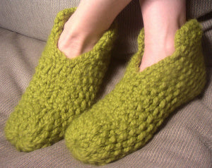 Loom-Knit Chunky Footies – Lion Brand Yarn