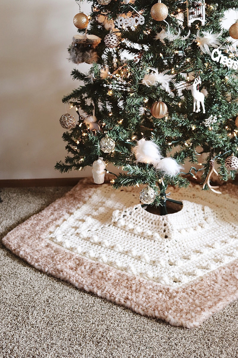 Crochet Kit - Solstice Tree Skirt – Lion Brand Yarn